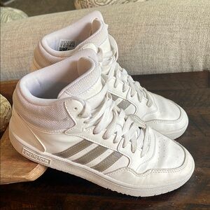 Men’s Boys Adidas White High-Top Sneakers Hoops Mid Lace up Shoes Sneakers Sz 5